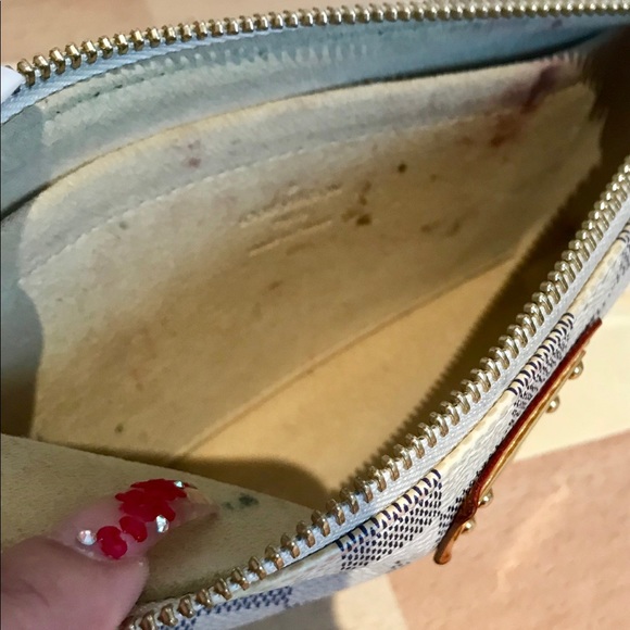 Louis Vuitton Milla Clutch - Picture 6 of 8
